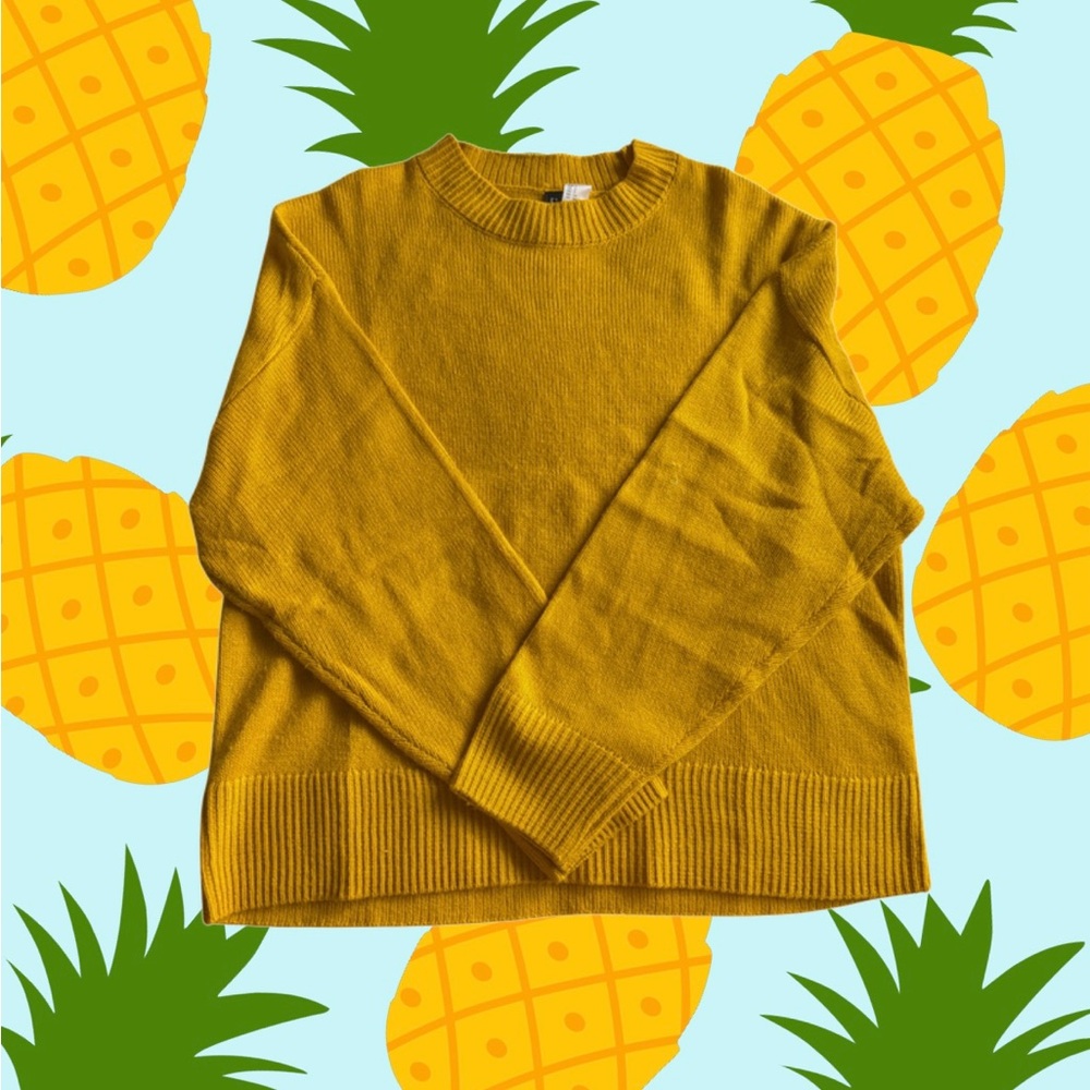 H&M Women's Mustard Crew Neck Sweater